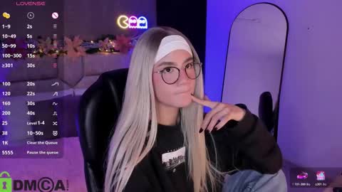 Ari  online show from 12/14/25, 01:55