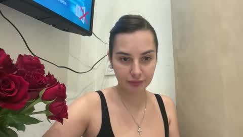 Snapshot of arivelle chatting on 11/16/25, 02:33 arivelle online show from 11/16/25, 02:33