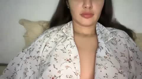 arivelle online show from 11/20/25, 07:35