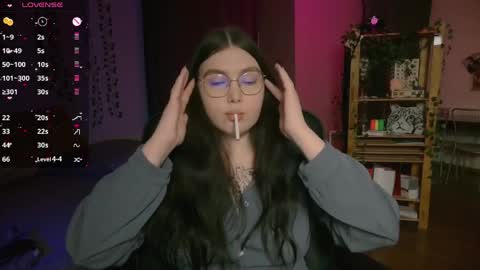 Snapshot of arizonaa_muse chatting on 04/24/26, 01:57 Astrid online show from 04/24/26, 01:57