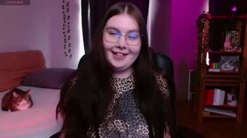 Snapshot of arizonaa_muse chatting on 05/18/26, 12:44 Astrid online show from 05/18/26, 12:44