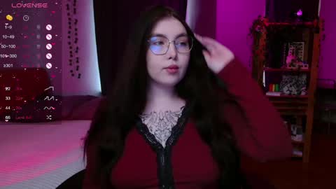 Snapshot of arizonaa_muse chatting on 05/22/26, 12:00 Astrid online show from 05/22/26, 12:00