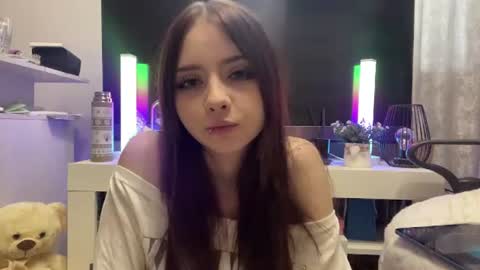 Bella online show from 07/30/26, 07:40