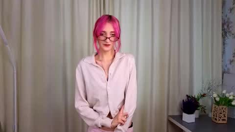 Snapshot of arlettebrougham chatting on 10/22/25, 03:29 Kate online show from 10/22/25, 03:29