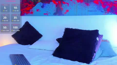   online show from 03/11/25, 02:43