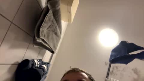 armyskater32 online show from 09/29/25, 08:35