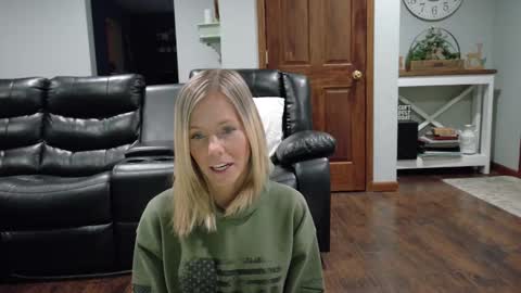 Snapshot of armyvet1991 chatting on 01/10/25, 01:41 Samantha - Sammie online show from 01/10/25, 01:41
