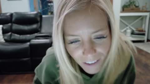 Snapshot of armyvet1991 chatting on 02/13/25, 03:24 Samantha - Sammie online show from 02/13/25, 03:24