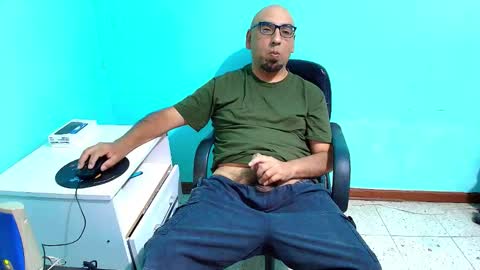 arnelux72 online show from 11/25/25, 05:51