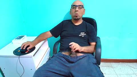 arnelux72 online show from 01/19/26, 05:44