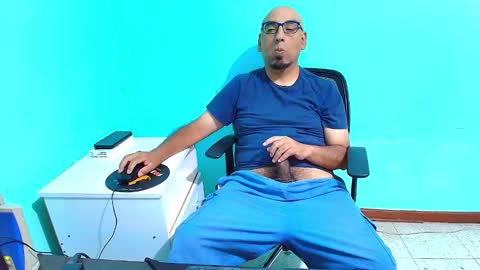 arnelux72 online show from 03/08/26, 05:22