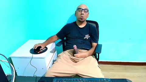 arnelux72 online show from 05/11/26, 05:24