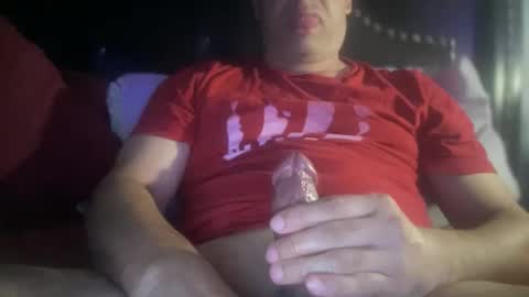 Snapshot of arnie774u chatting on 10/27/25, 02:26 arnie774u online show from 10/27/25, 02:26