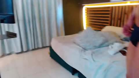 Arnold online show from 11/14/25, 09:35