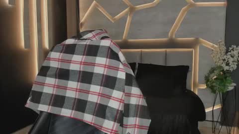 Arohom Lester online show from 11/09/25, 10:46