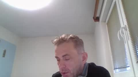 aromannn online show from 11/15/25, 02:02