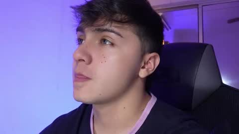 aron__cooper online show from 11/06/25, 12:22