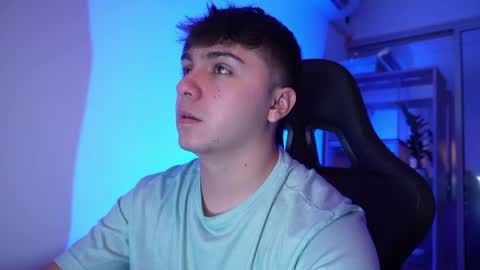 aron__cooper online show from 04/01/26, 01:41