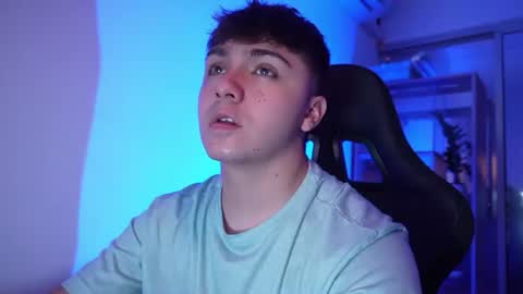 Snapshot of aron__cooper chatting on 06/19/26, 12:48 aron__cooper online show from 06/19/26, 12:48