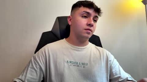 Snapshot of aron__cooper chatting on 06/29/26, 01:11 aron__cooper online show from 06/29/26, 01:11