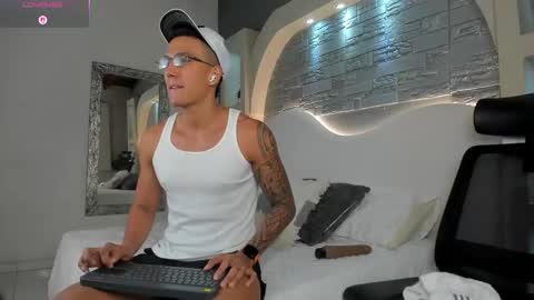 ARON BOLT online show from 01/11/26, 02:55