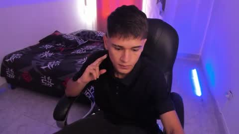 Aaron online show from 12/02/25, 07:42