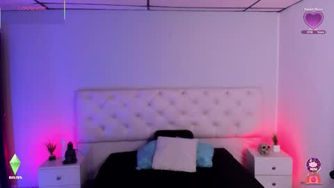 Snapshot of aron_cruz12 chatting on 10/17/25, 01:25 Aron cruz online show from 10/17/25, 01:25