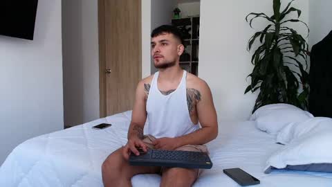 Snapshot of aron_santoro1 chatting on 05/09/26, 06:46 Aron Santoro online show from 05/09/26, 06:46