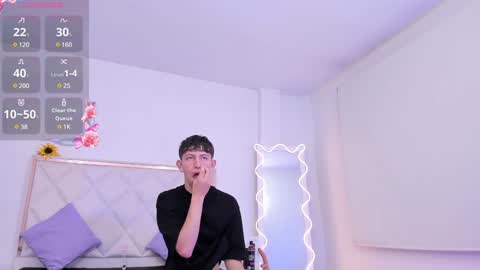 Snapshot of aron_tay chatting on 12/05/24, 03:15 your aron online show from 12/05/24, 03:15