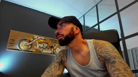 AronGrant online show from 11/22/25, 11:42