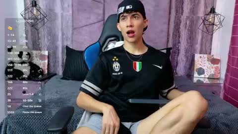 Arontawers online show from 06/20/26, 07:16