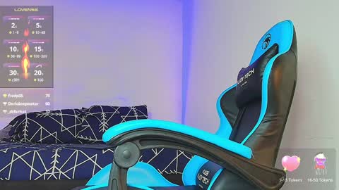 Snapshot of arontroy_wi chatting on 01/09/25, 12:30 noah and ivy online show from 01/09/25, 12:30