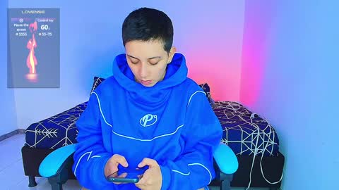 Snapshot of arontroy_wi chatting on 01/26/25, 06:06 noah and ivy online show from 01/26/25, 06:06