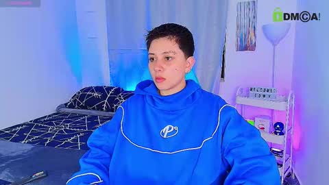 Snapshot of arontroy_wi chatting on 09/09/25, 10:37 noah and ivy online show from 09/09/25, 10:37