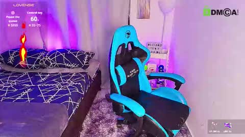 Snapshot of arontroy_wi chatting on 09/13/25, 10:37 noah and ivy online show from 09/13/25, 10:37