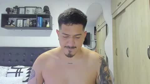 ARON  Independent model  online show from 10/31/25, 01:28