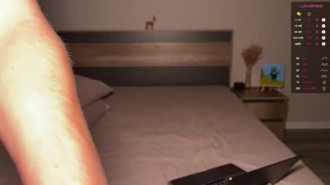 Snapshot of aronyou_win chatting on 10/17/25, 03:58 Aron and Phil solo online show from 10/17/25, 03:58