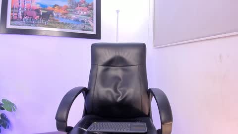   online show from 01/05/25, 12:09