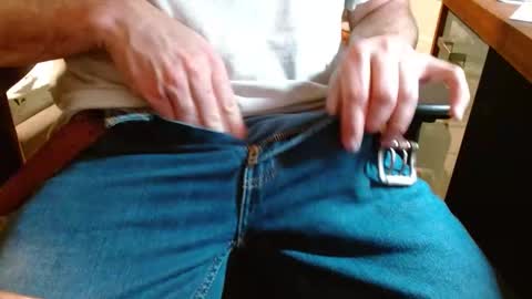 Snapshot of arrrr3 chatting on 09/28/25, 12:27 arrrr3 online show from 09/28/25, 12:27