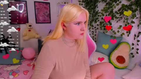 art_lovee_ online show from 02/18/26, 01:34