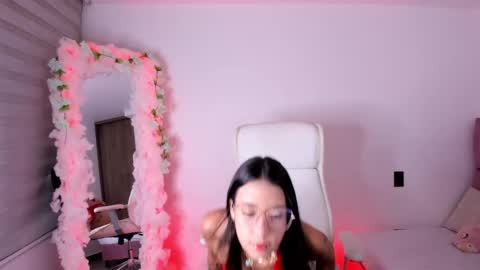 Snapshot of artbelia chatting on 02/02/25, 01:55 Lia Rose online show from 02/02/25, 01:55