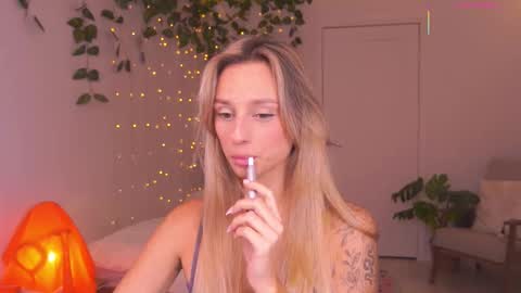 Snapshot of artease chatting on 11/08/25, 09:42 Arti Next Streams - online show from 11/08/25, 09:42