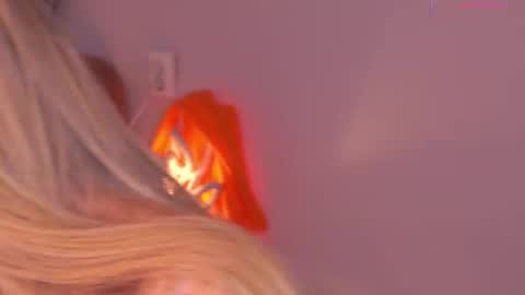 Snapshot of artease chatting on 11/16/25, 10:43 Arti Next Streams - online show from 11/16/25, 10:43