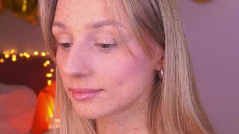 Snapshot of artease chatting on 12/14/25, 12:32 Arti Next Streams - online show from 12/14/25, 12:32