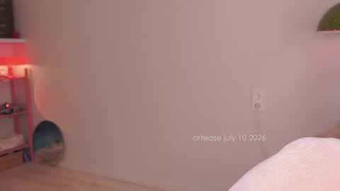 Snapshot of artease chatting on 07/10/26, 11:46 Arti Next Streams - online show from 07/10/26, 11:46