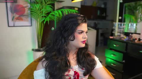 Chloe  online show from 12/10/24, 09:43