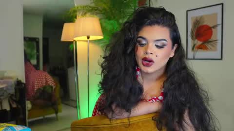 Chloe  online show from 02/11/25, 10:18