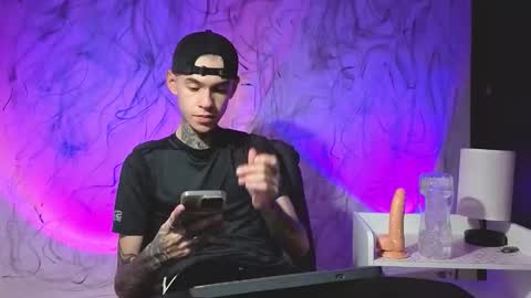   online show from 10/04/25, 11:03