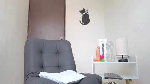   online show from 10/17/25, 02:52