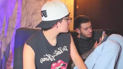   online show from 12/21/25, 12:07